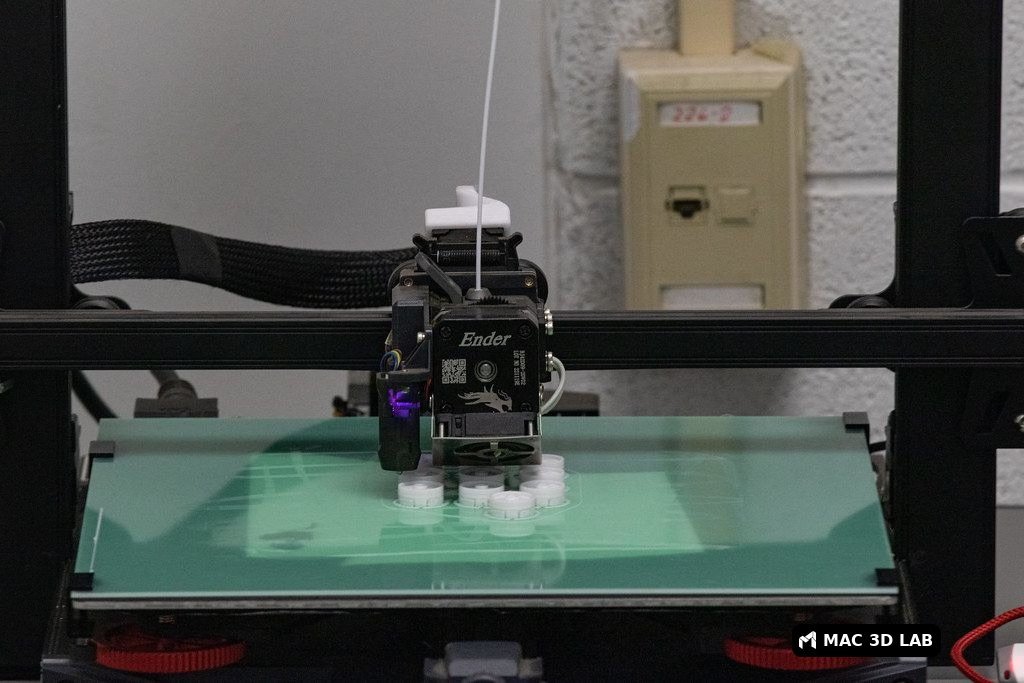 Impresora 3D fabricando una pieza